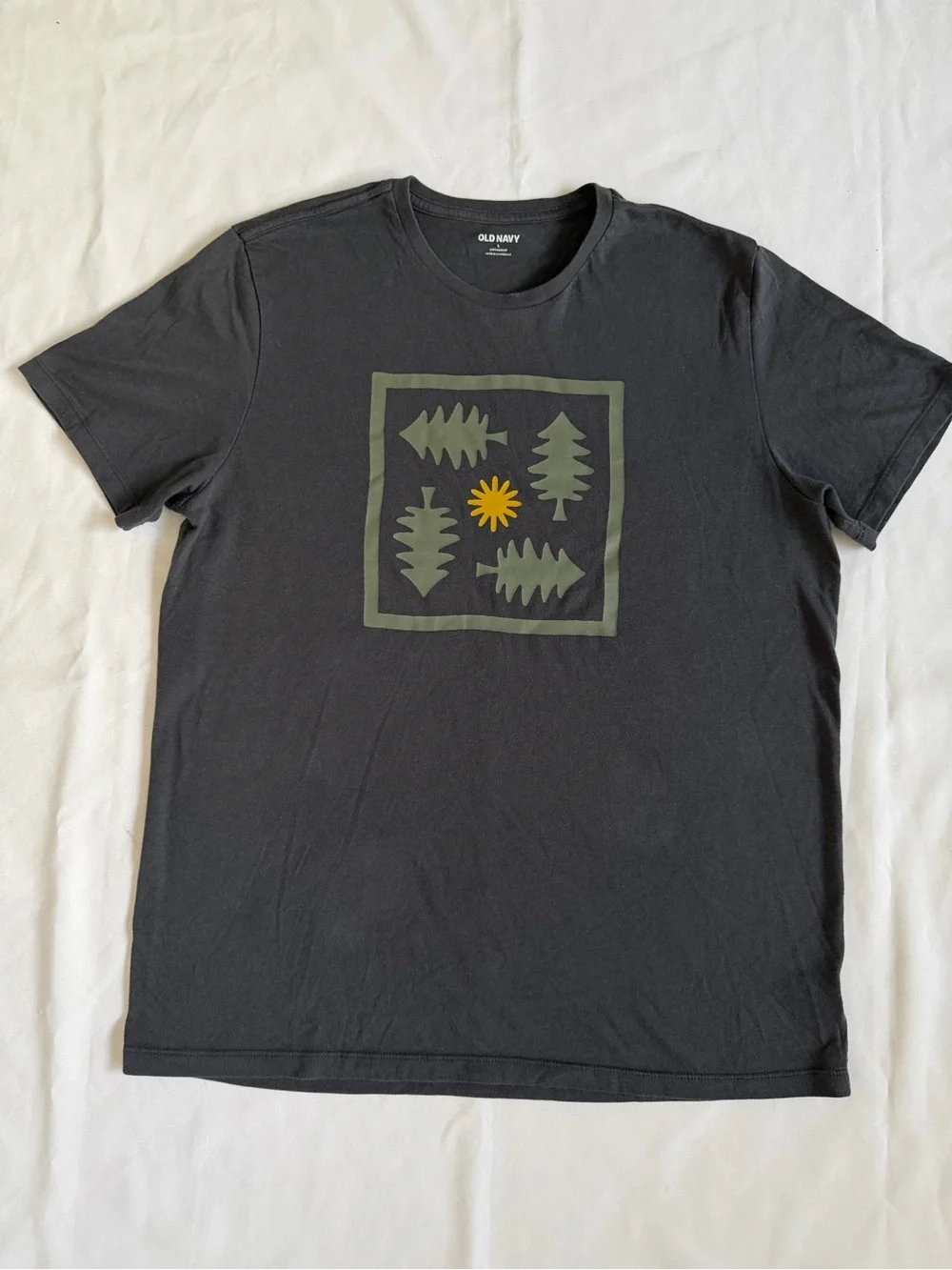 Old Navy Grey Tee with Olive Nature Graphic and Yellow Accent L. T118